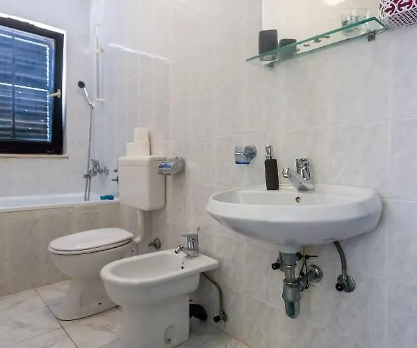 公寓 By The Sea Mavarstica, Ciovo - 1108 特罗吉尔